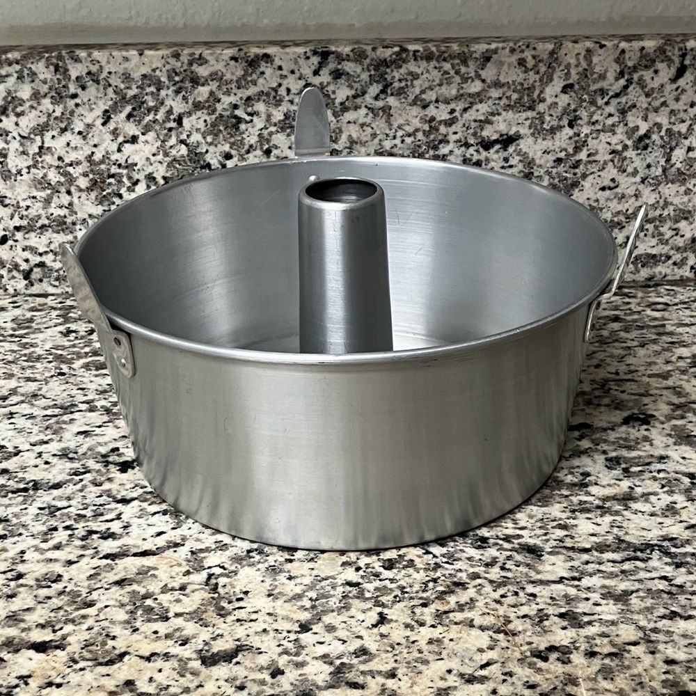 Mondo Angel Food Cake Pan